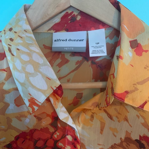 Women’s Top - Button-Down Long Sleeve - Picture 6 of 8